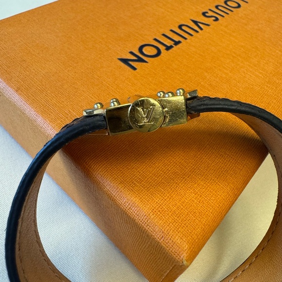 Louis Vuitton Bracelet- BRAND NEW - Picture 4 of 5